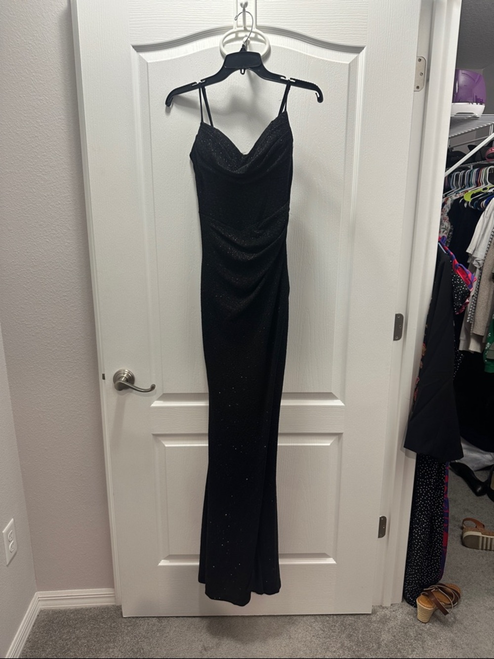 Elegant Black Spaghetti-Strap Evening Dress